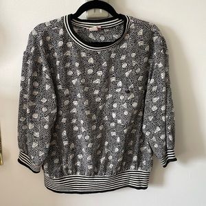 Vintage graphic b&w top